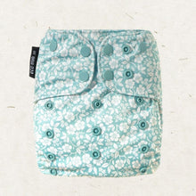 Load image into Gallery viewer, Eco Mini Coolmax Pocketblöjor/ tygblöjor - blue floral
